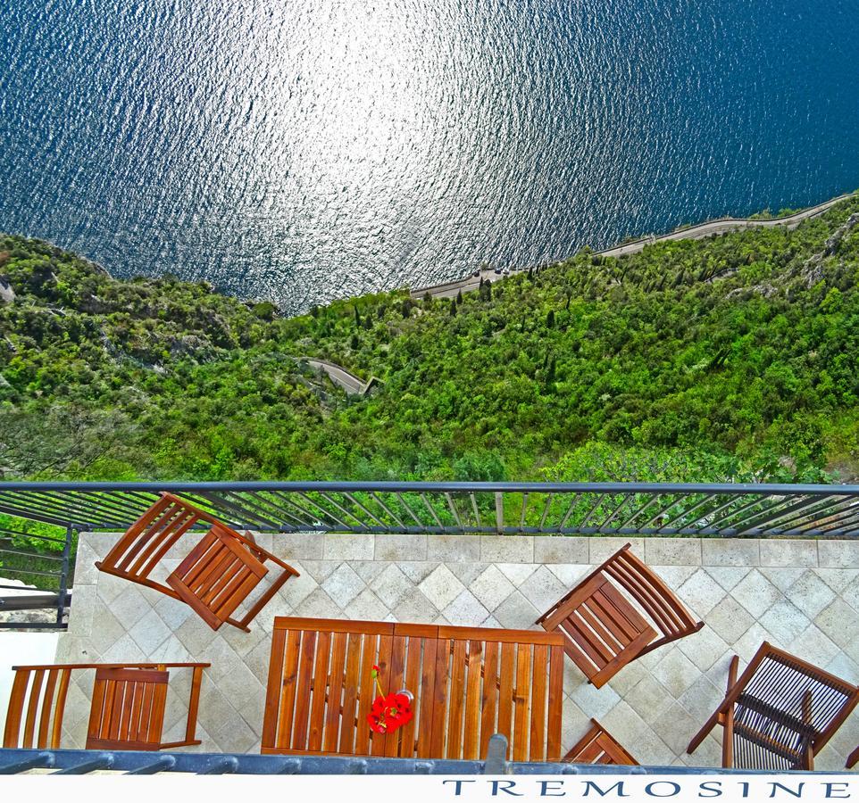 Casa De Pol Exclusive Lake View By Gardadomusmea Tremosine Экстерьер фото